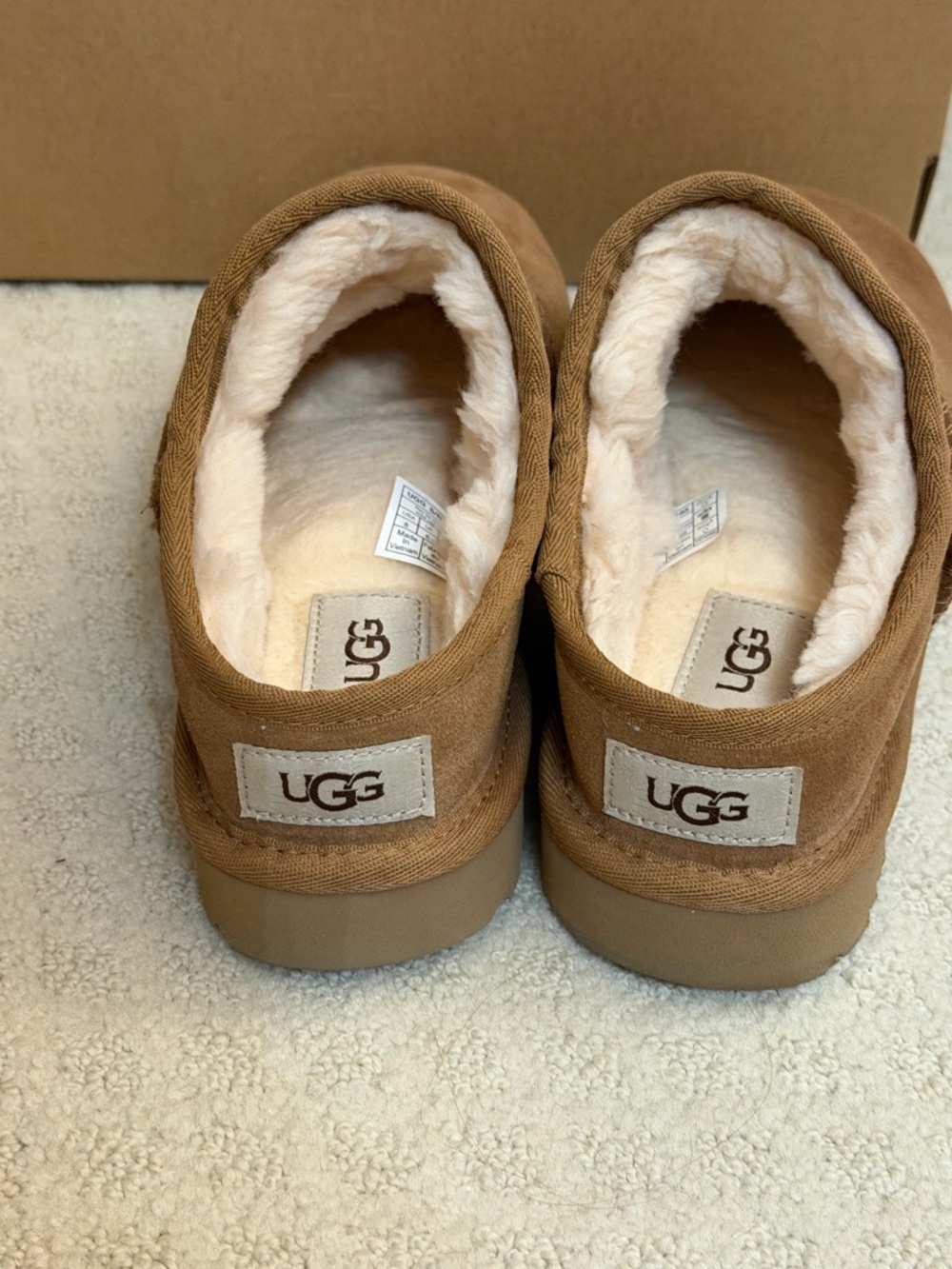 UGG Classic Slippers  Women’s Size 8  - Chestnut - Picture 3 of 7
